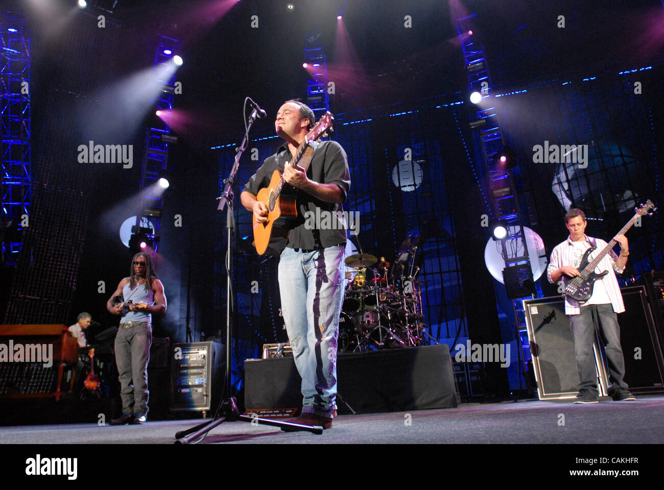 Dave matthews band violinist boyd hires stock photography and images