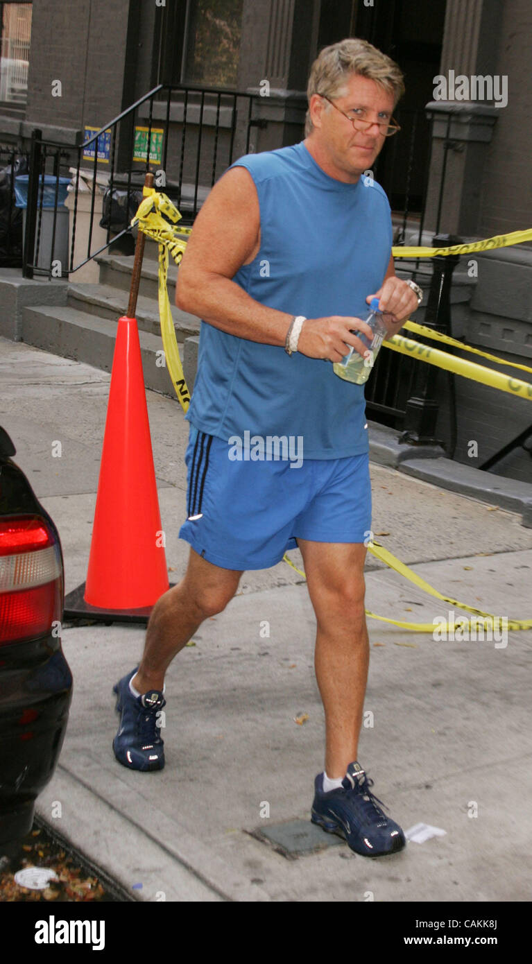 Sep 07, 2007 - New York, NY, USA - Businessman and talk show host DONNY DEUTSCH of  'The Big Idea with Donny Deutsch' wears a blue jogging outfit on the Upper East Side. (Credit Image: © Nancy Kaszerman/ZUMA Press) Stock Photo