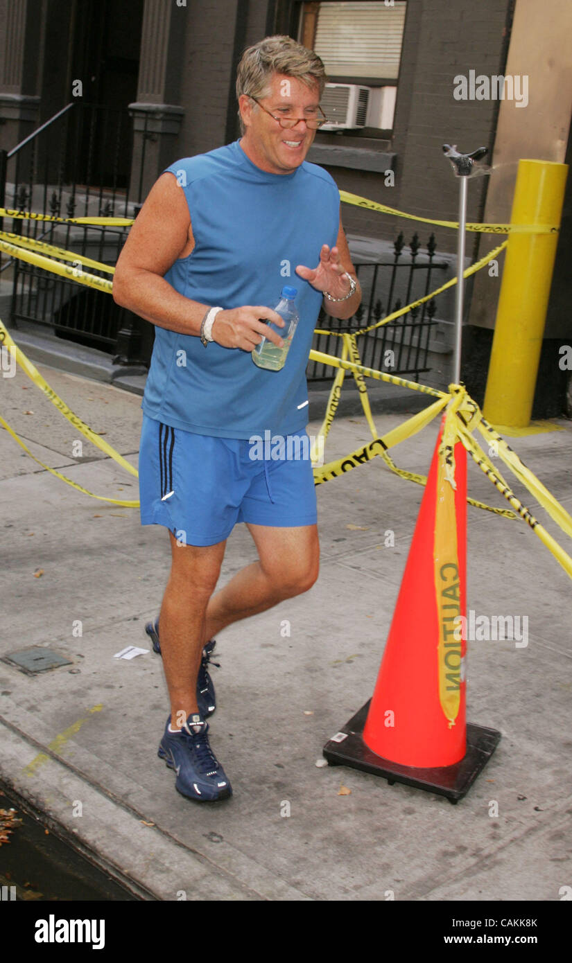 Sep 07, 2007 - New York, NY, USA - Businessman and talk show host DONNY DEUTSCH of  'The Big Idea with Donny Deutsch' wears a blue jogging outfit on the Upper East Side. (Credit Image: © Nancy Kaszerman/ZUMA Press) Stock Photo