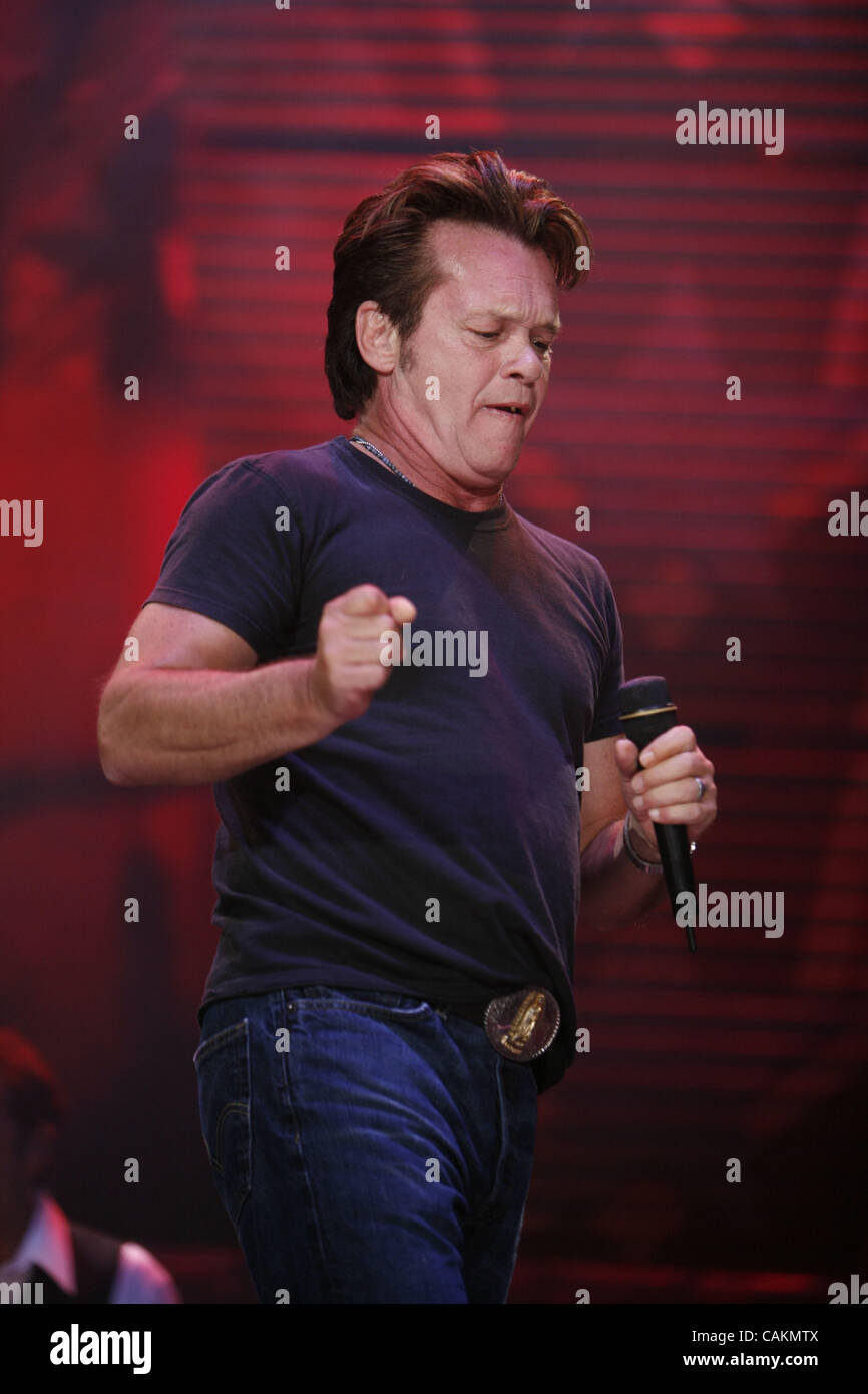 John cougar mellencamp hi-res stock photography and images - Alamy