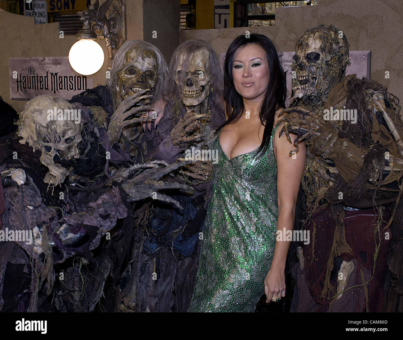 Nov. 23, 2003 - Hollywood, USA - Jennifer Tilly and her ghoulfriends at the premiere of Disney's ''The Haunted Mansion'' in Hollywood. (Credit Image: Â© Brian Cahn/ZUMAPRESS.com) Stock Photo