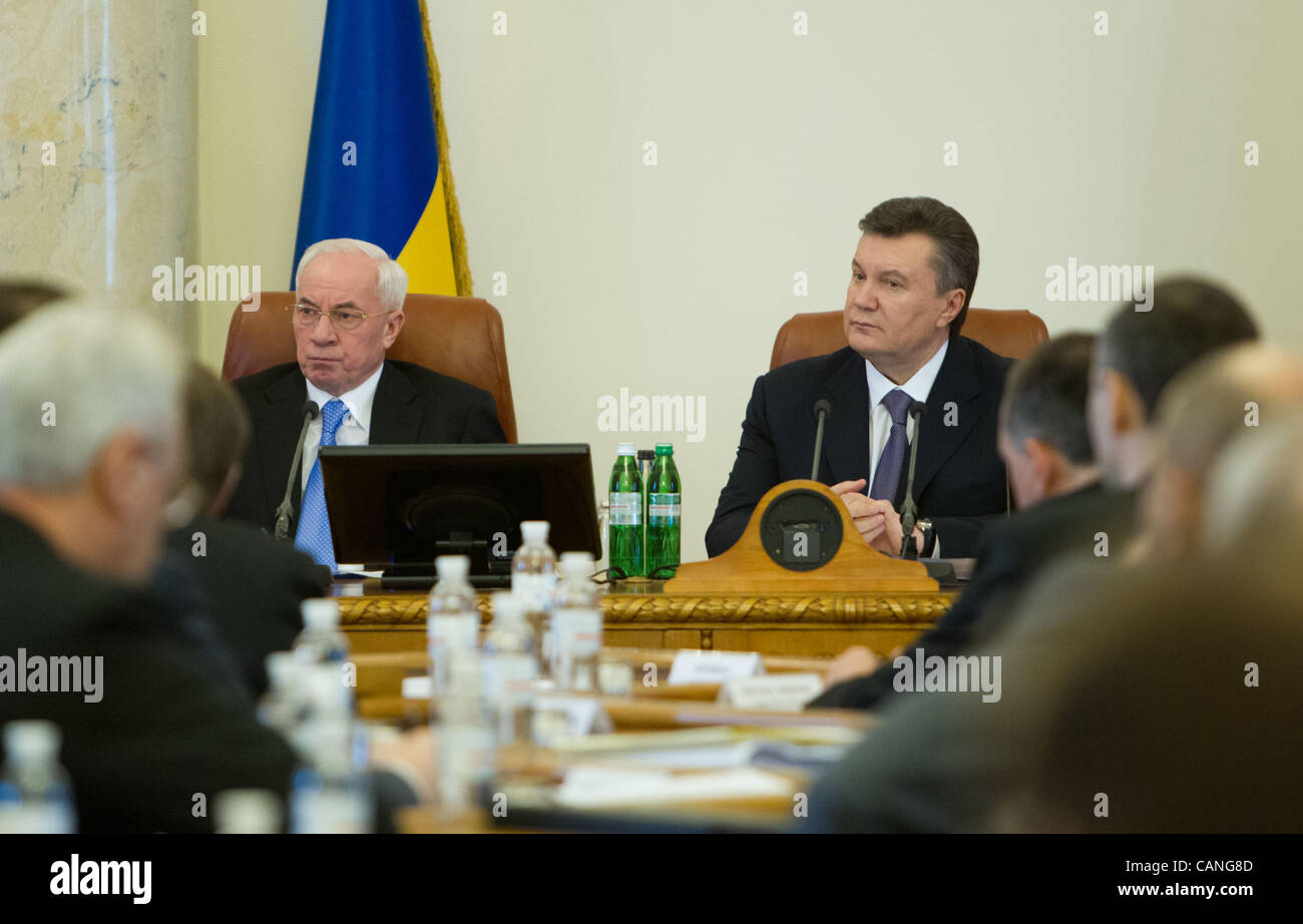 Фото правительства Азарова при Президенте Януковиче. Отстранение Януковича от власти фото.