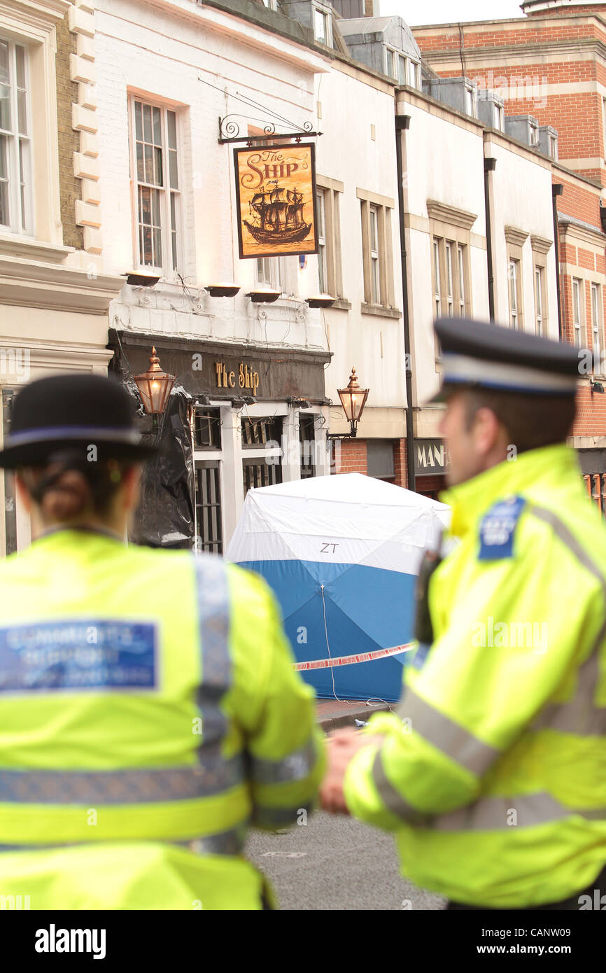 Fatal stabbing crime scene in Croydon south London United Kingdom on Saturday 31 March 2012. Stock Photo