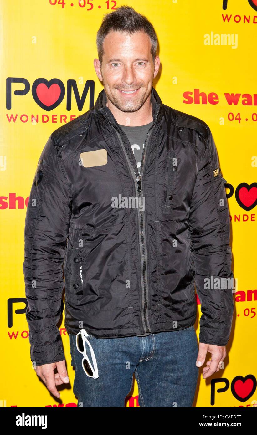 Avril Lavigne And Johnny Messner A Match Made In Music - usn77sy
