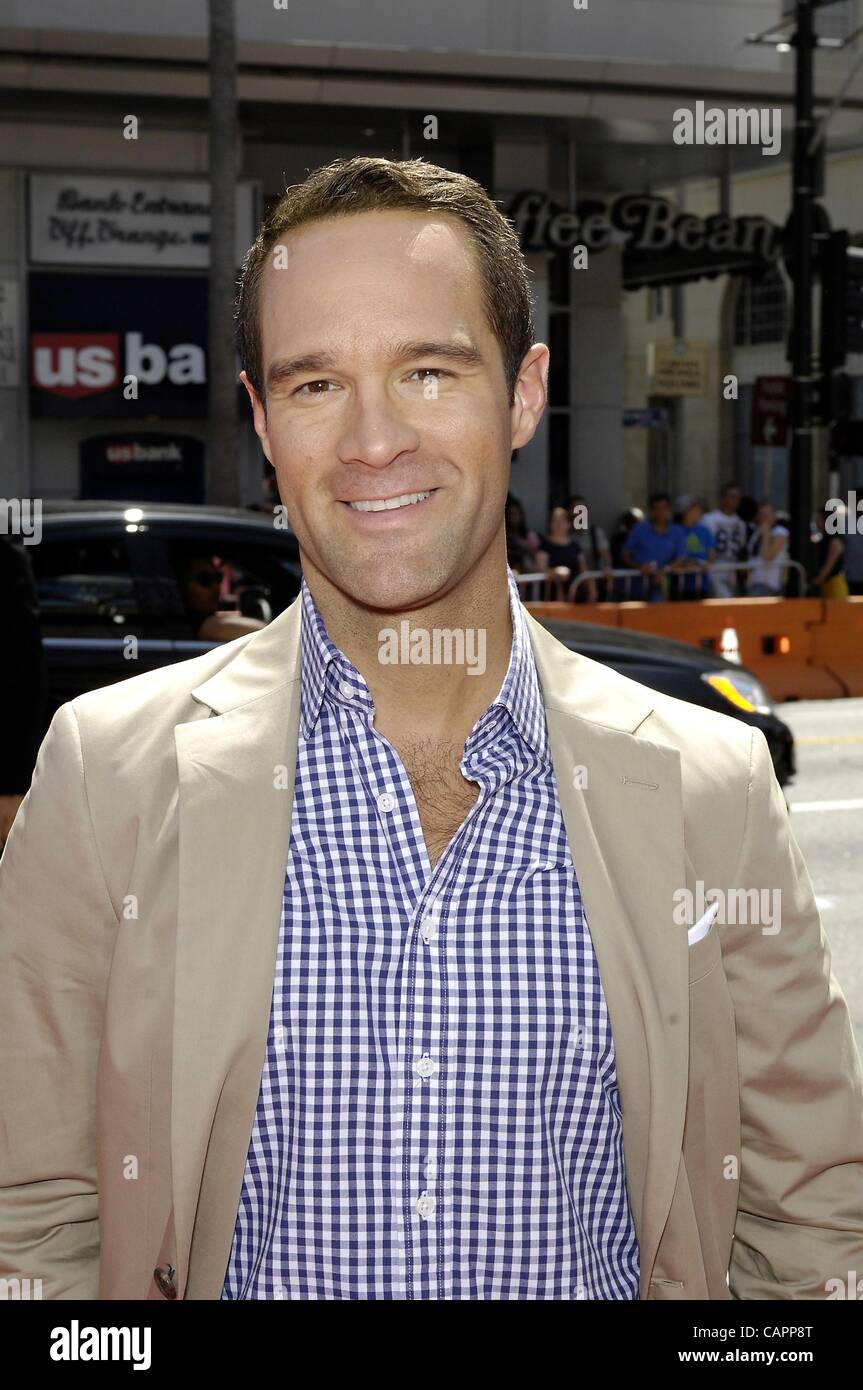 Chris Diamantopoulos at arrivals for THE THREE STOOGES Premiere