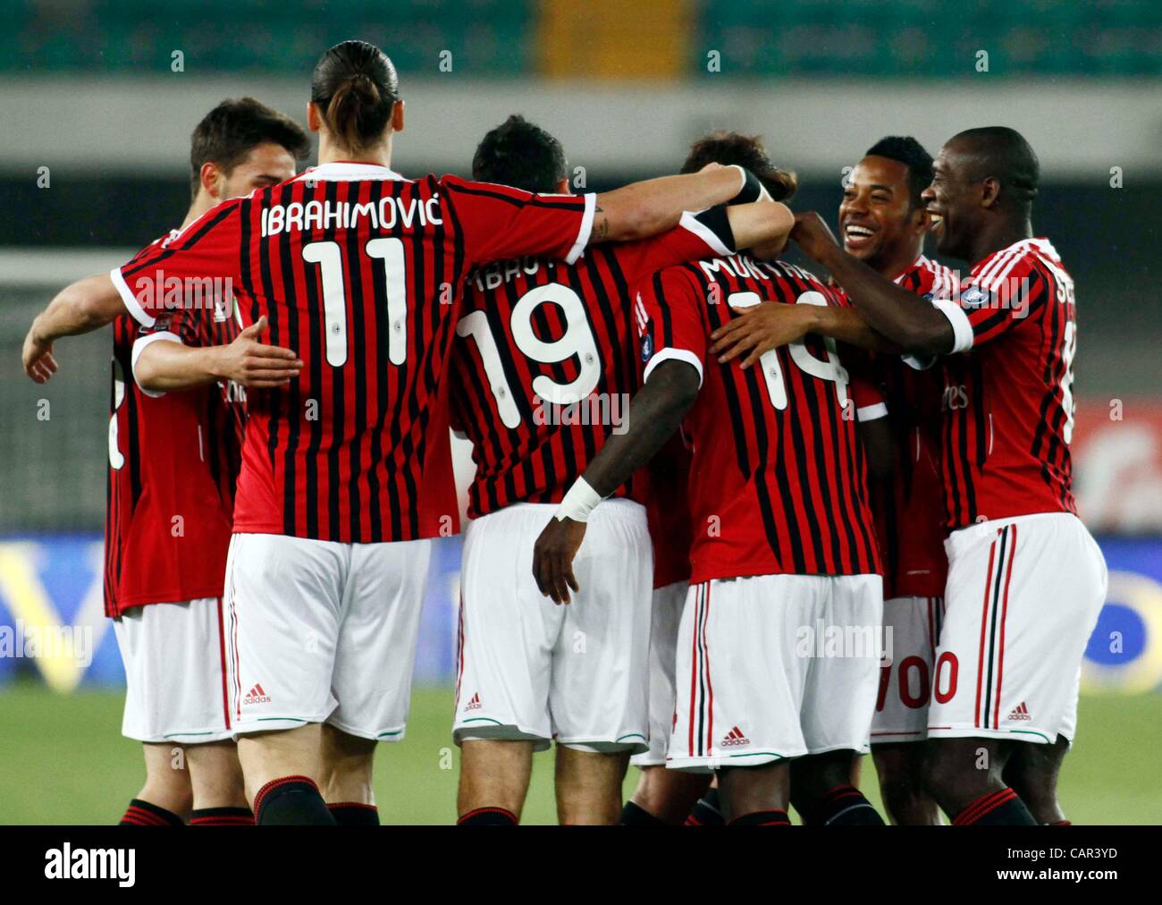 Numerisk Ydmyghed salon AC Milan team group, APRIL 10, 2012 - Football / Soccer : AC Milan team  group celebrates Sulley Muntari's goal during the Italian "Serie A" match  between AC Chievo Verona 0-1 AC