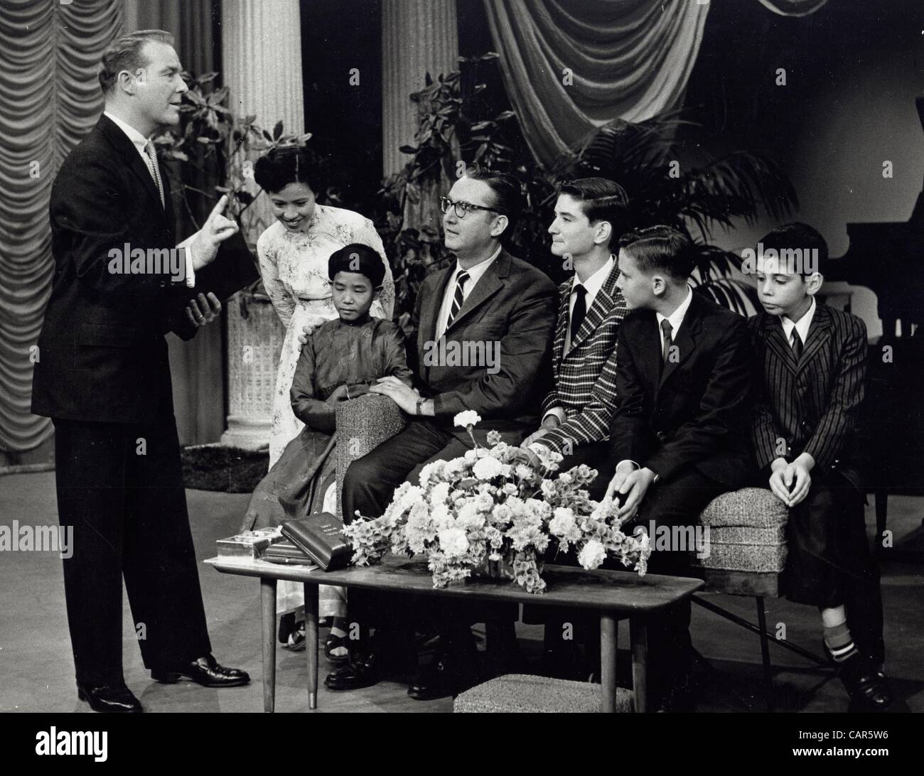 Ralph Edwards With Steven Allen And His Family At This Is Your Life Show 1958 Credit Image A C Smp Globe Photos Zumapress Com Stock Photo Alamy