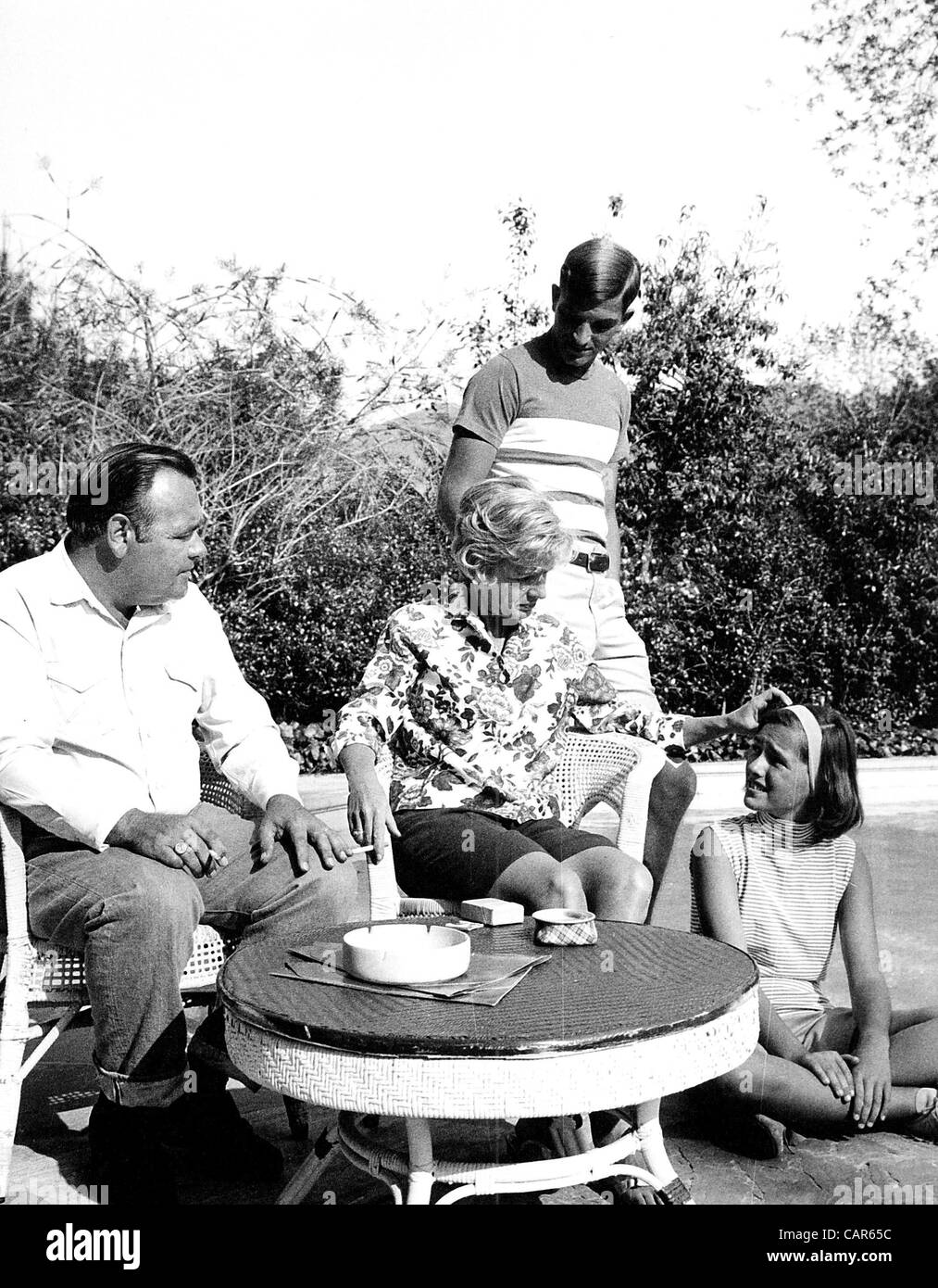 JONATHAN WINTERS. JONATHANWINTERSRETRO(Credit Image: Â© Globe Photos