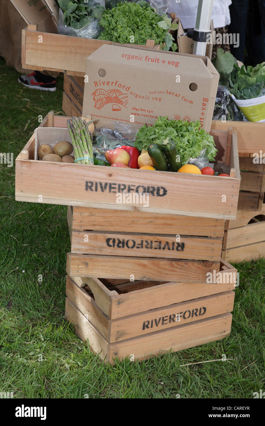 Riverford organic vegetable box hires stock photography and images Alamy
