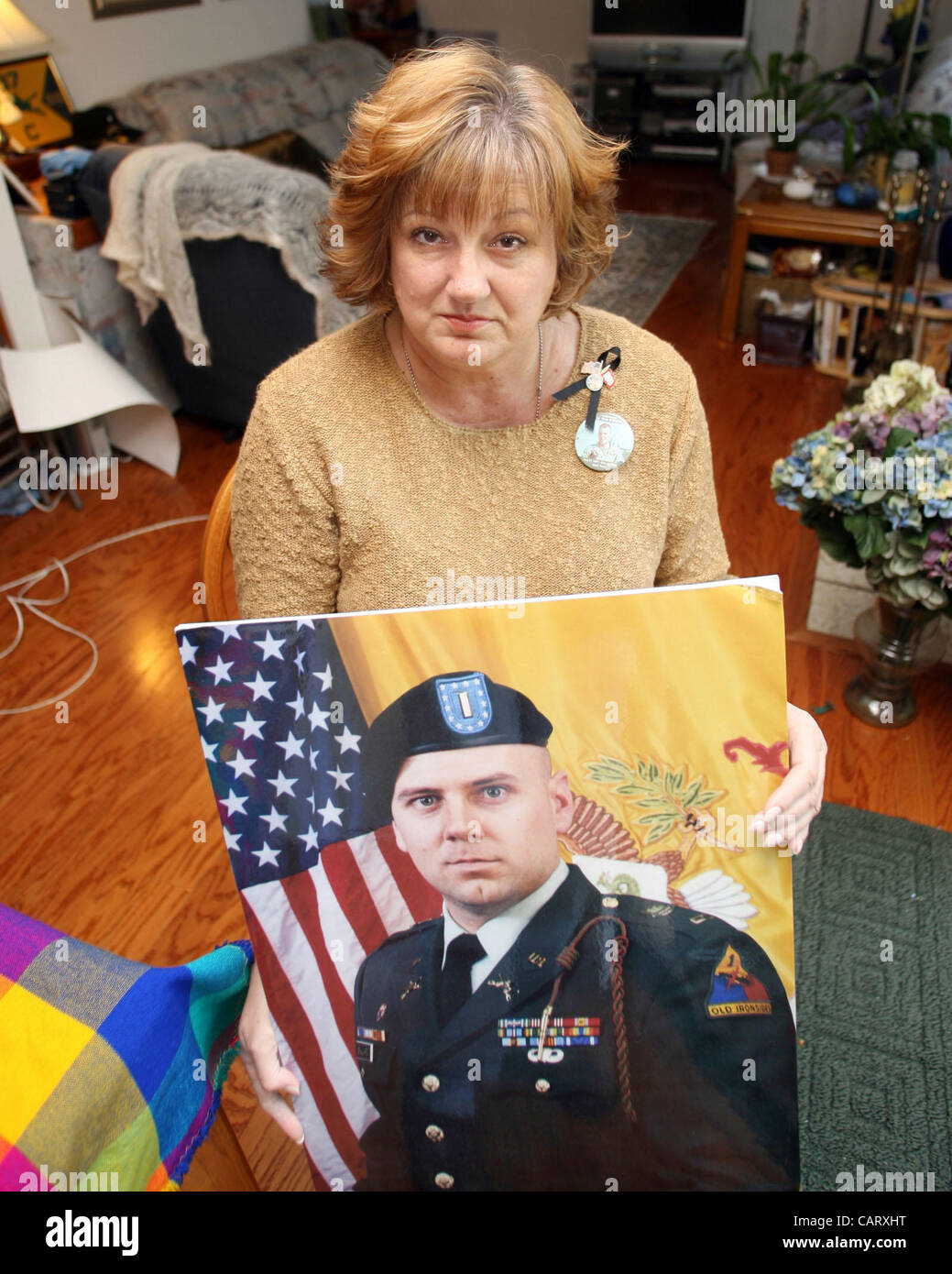 Mar 02, 2009 - Mountain View , California, USA - The Obama administration has lifted the ban on news coverage of flag draped caskets returning home at Dover Air Force base, according to CBS news. PICTURED: May 05, 2006 - Mountain View , California, USA - KAREN MEREDITH of Mountain View, Calif., hold Stock Photo