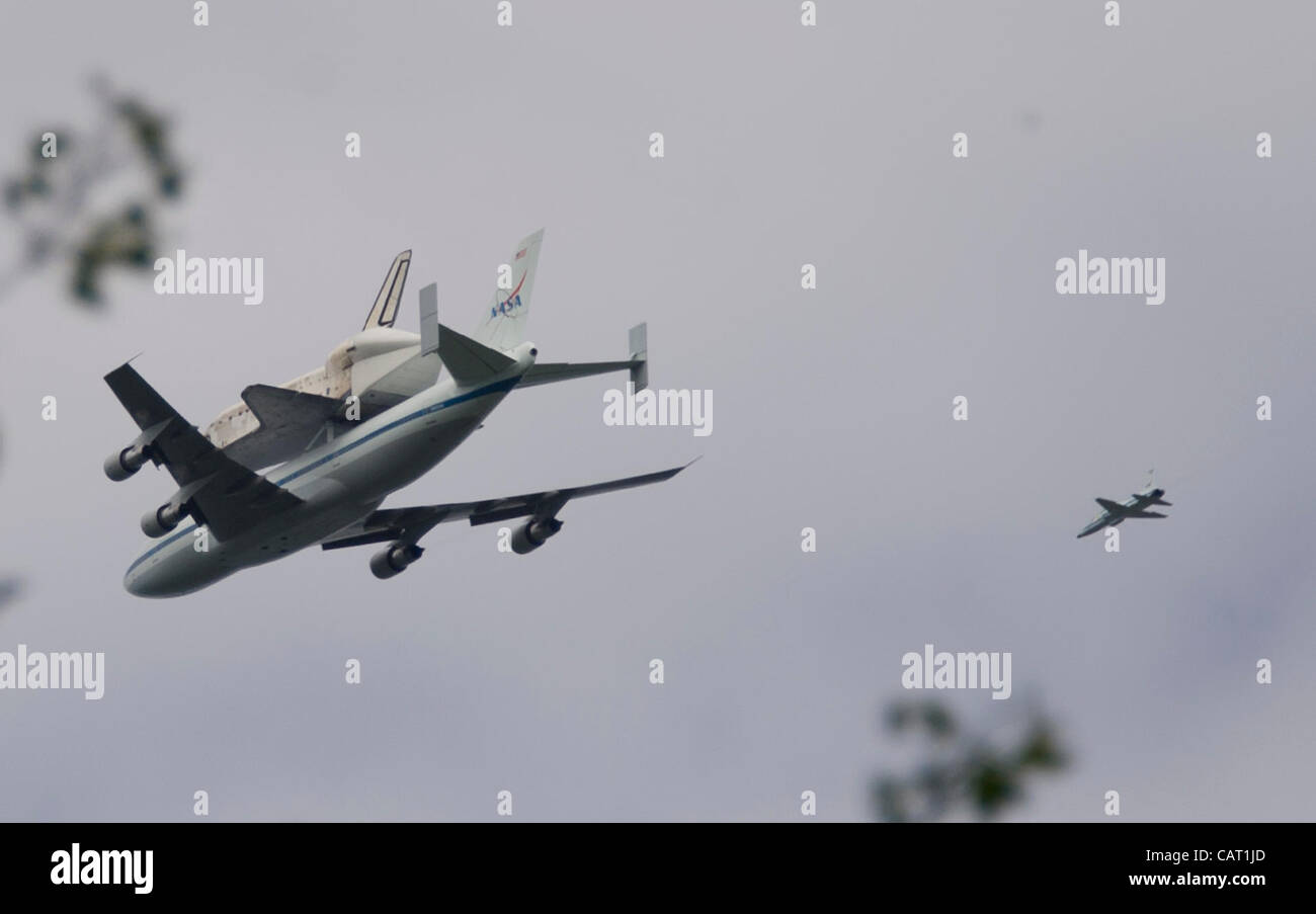 Space shuttle piggyback hi-res stock photography and images - Alamy