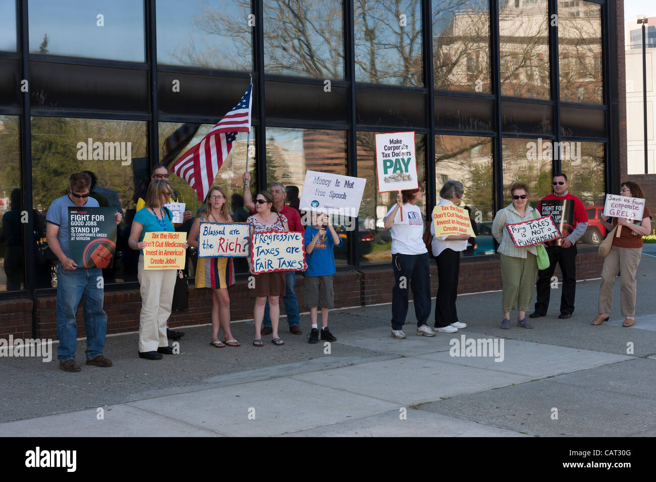 Members of the Communications Workers of America (CWA Local 1103) and