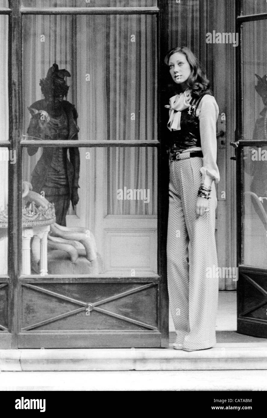 Marisa berenson jpg Black and White Stock Photos & Images - Alamy