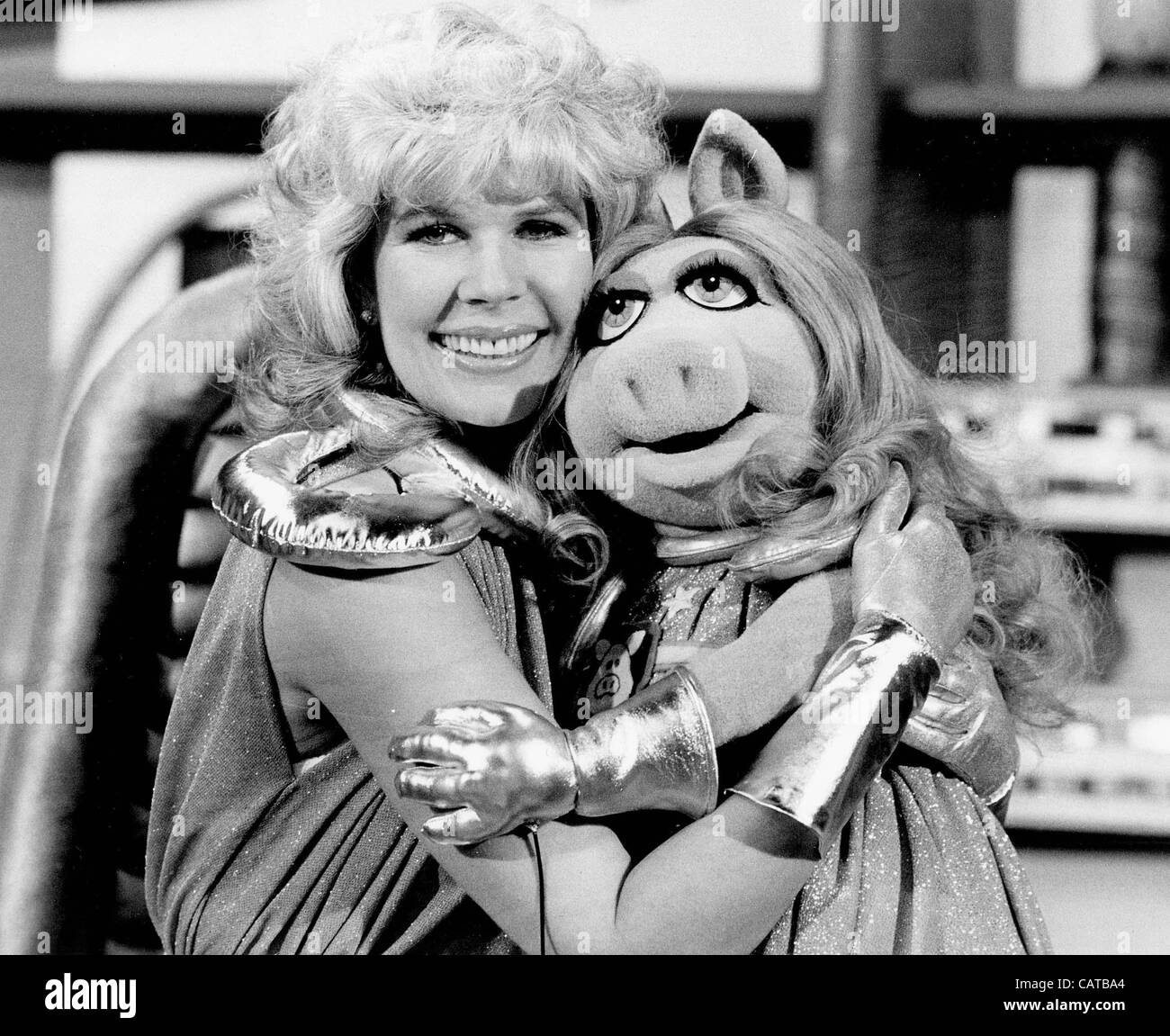 LORETTA SWIT WITH MISS PIGGY 03121980.(Credit Image Â© Syndication Stock Photo 41103052 Alamy