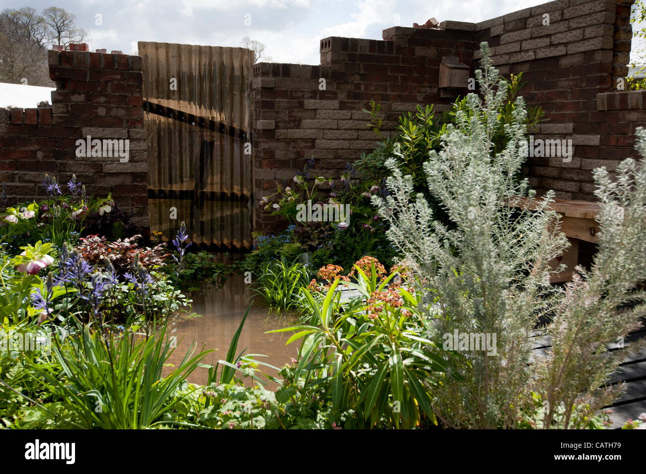 'Urban Oasis' show feature on Friday 20 April 2012, the first day of the RHS Show Cardiff in Bute Park, Wales, UK.  Demonstrating how small urban spaces can be transformed. Designed by Chris Beardshaw for Groundwork UK and the RHS, sponsored by Marks & Spencer. Stock Photo