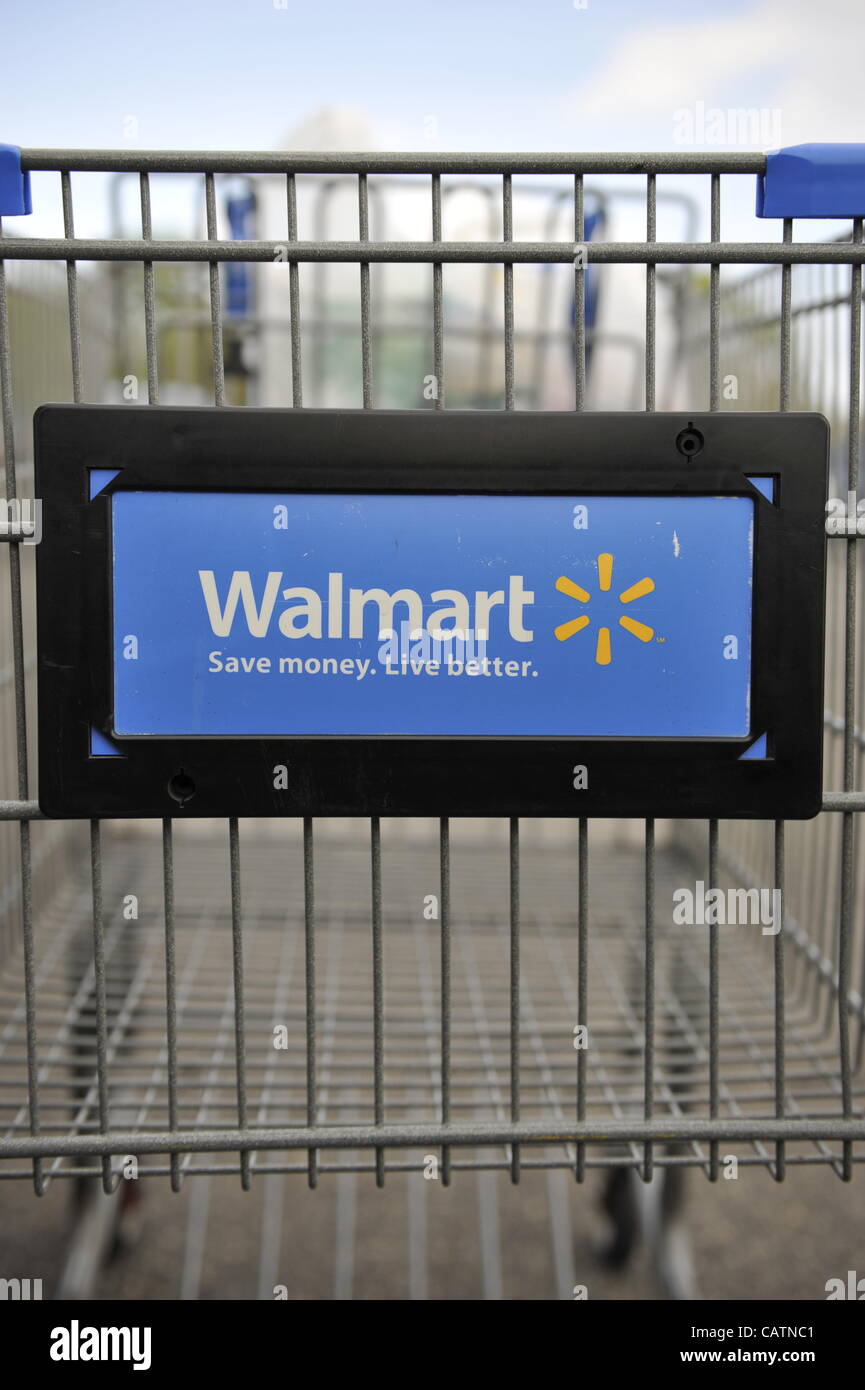 Walmart shopping cart empty Stock Photo Alamy