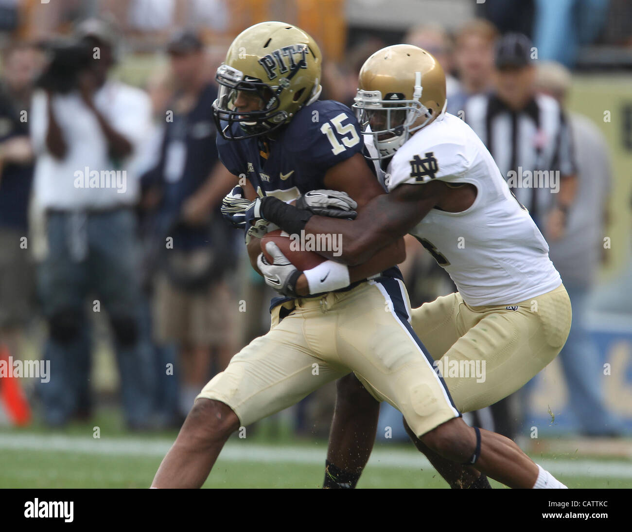 Sept. 24, 2011 - Pittsburgh, Pennsylvania, USA - Notre Dame Fighting Irish cornerback Gary Gray (4). The Notre Dame Fighting Irish were able to hold onto a slight lead to beat the University of Pittsburgh Panthers in Hienz Field.  Photo By Aaron Suozzi (Credit Image: © Aaron Souzzi/ZUMAPRESS.com) Stock Photo