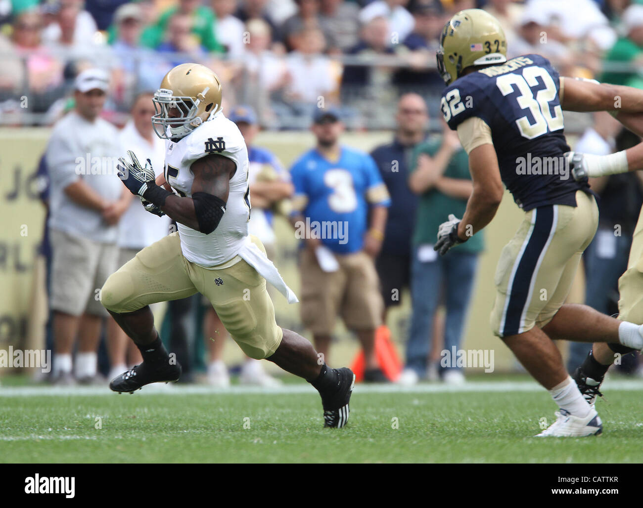 Sept. 24, 2011 - Pittsburgh, Pennsylvania, USA - Notre Dame Fighting Irish running back Jonas Gray (25). The Notre Dame Fighting Irish were able to hold onto a slight lead to beat the University of Pittsburgh Panthers in Hienz Field.  Photo By Aaron Suozzi (Credit Image: © Aaron Souzzi/ZUMAPRESS.com Stock Photo