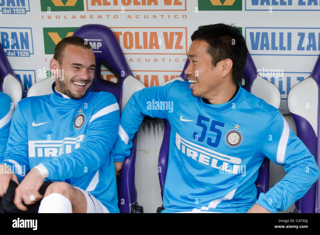 (L-R) Wesley Sneijder, Yuto Nagatomo (Inter), APRIL 22, 2012 - Football / Soccer : Yuto Nagatomo of Inter sits on the bench during the Italian 'Serie A'  match between Fiorentina 0-0 Inter Milan at Stadio Artemio Franchi in Florence, Italy, (Photo by Enrico Calderoni/AFLO SPORT) [0391] Stock Photo
