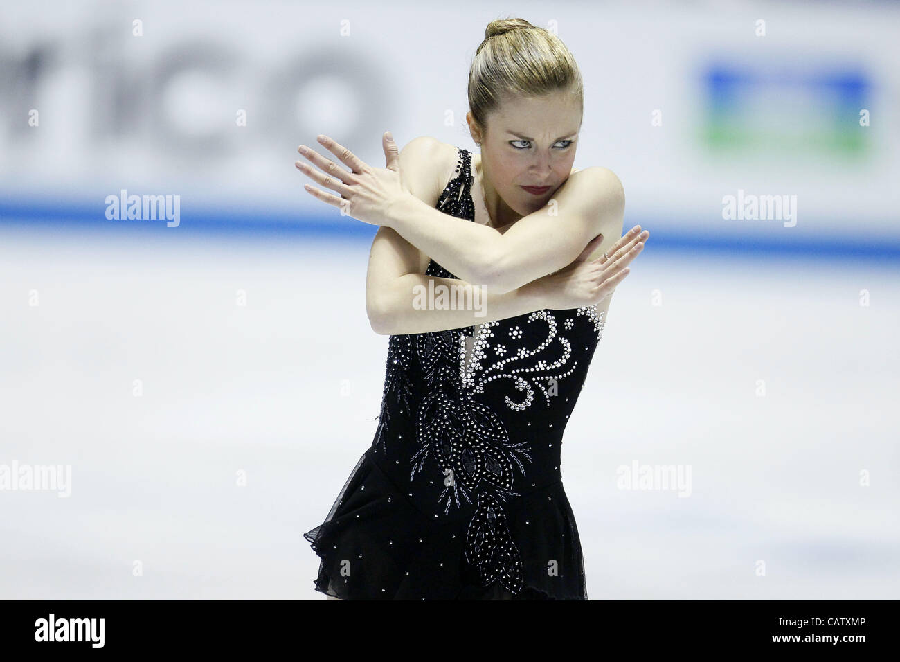 ashley wagner black dress Olympic Figure Skater Ashley Wagner Dishes On 'A Night Of Stars'