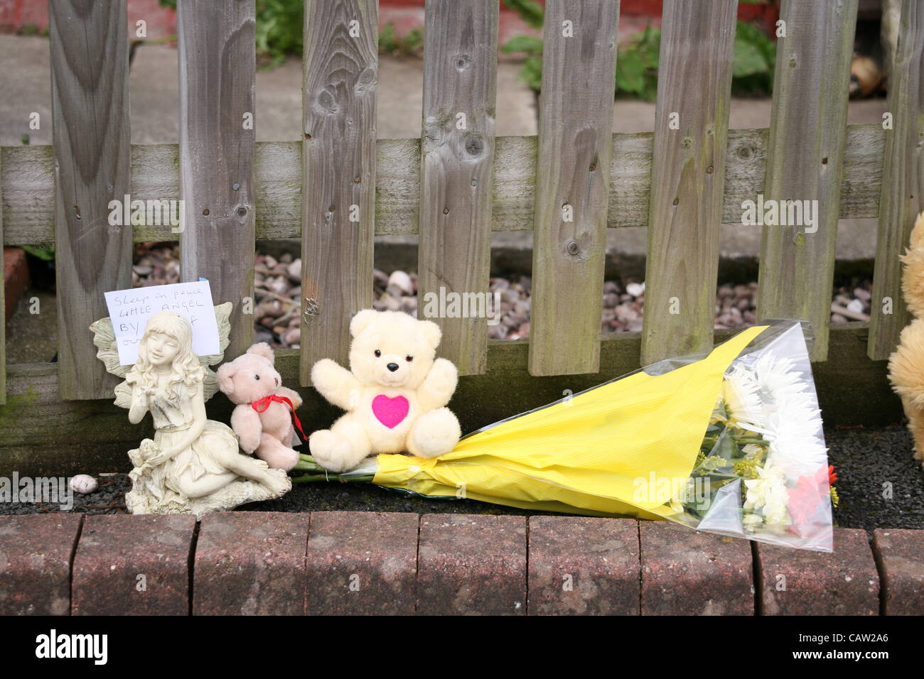Bolton Greater Manchester 23/04/12, Flowers for Rio Smedley 2 years old who died on Sunday 22/04/12. Stock Photo