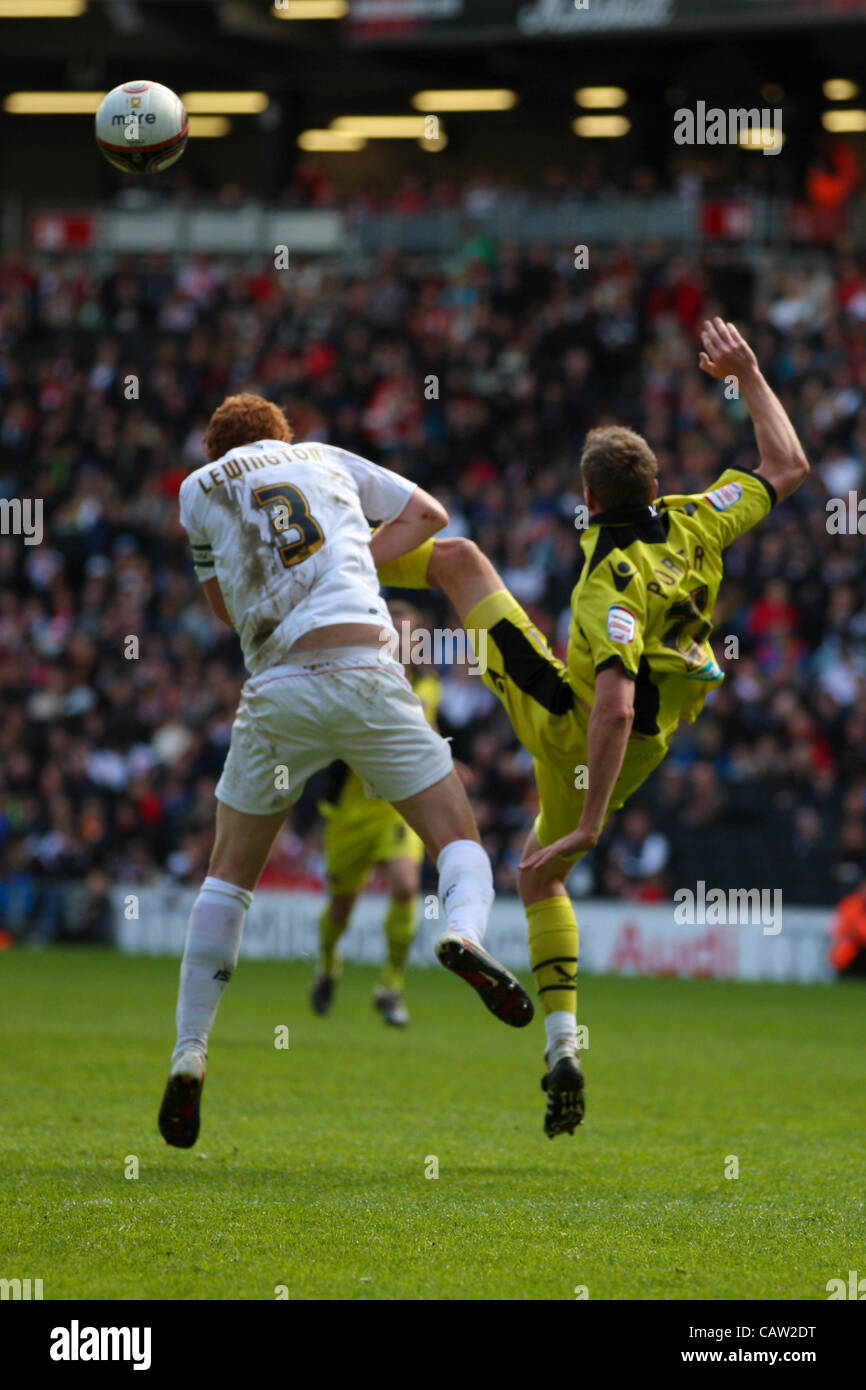 Milton keynes dons hires stock photography and images Alamy