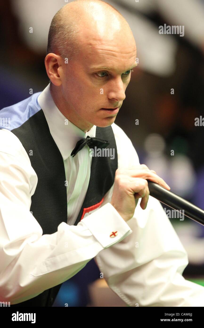 24.04.2012. Sheffield, England. Peter Ebdon in action during the World  Snooker Championship from the Crucible Theatre Stock Photo - Alamy