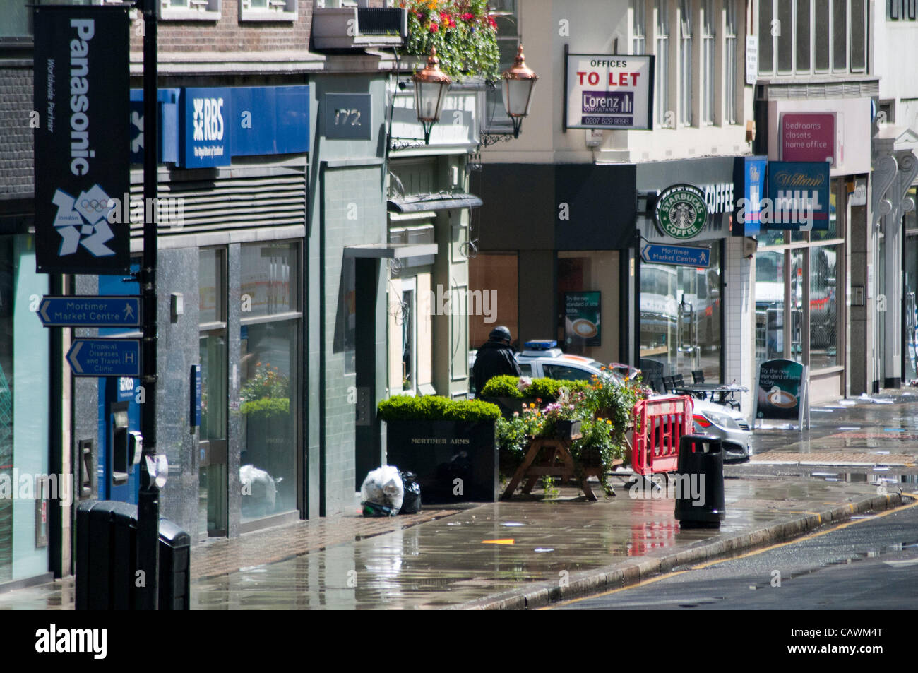 Starbucks tottenham court road hires stock photography and images Alamy
