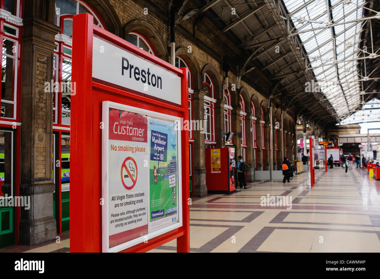 Preston railway station hi-res stock photography and images - Alamy