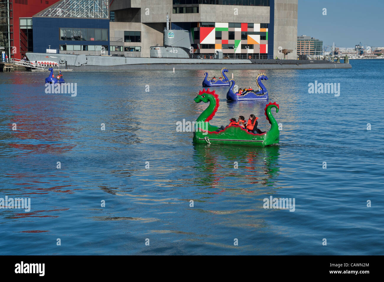Paddle boat boats hires stock photography and images Alamy