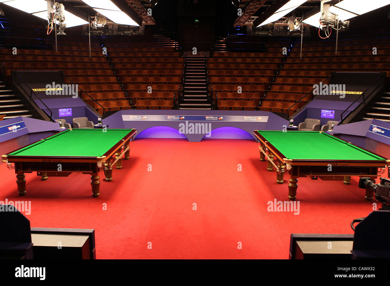 Crucible snooker tables hi-res stock photography and images