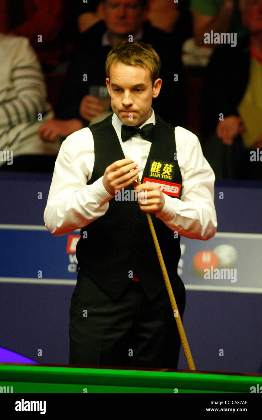 01.05.2012 Ali Carter in action against Jamie Jones at the quarter