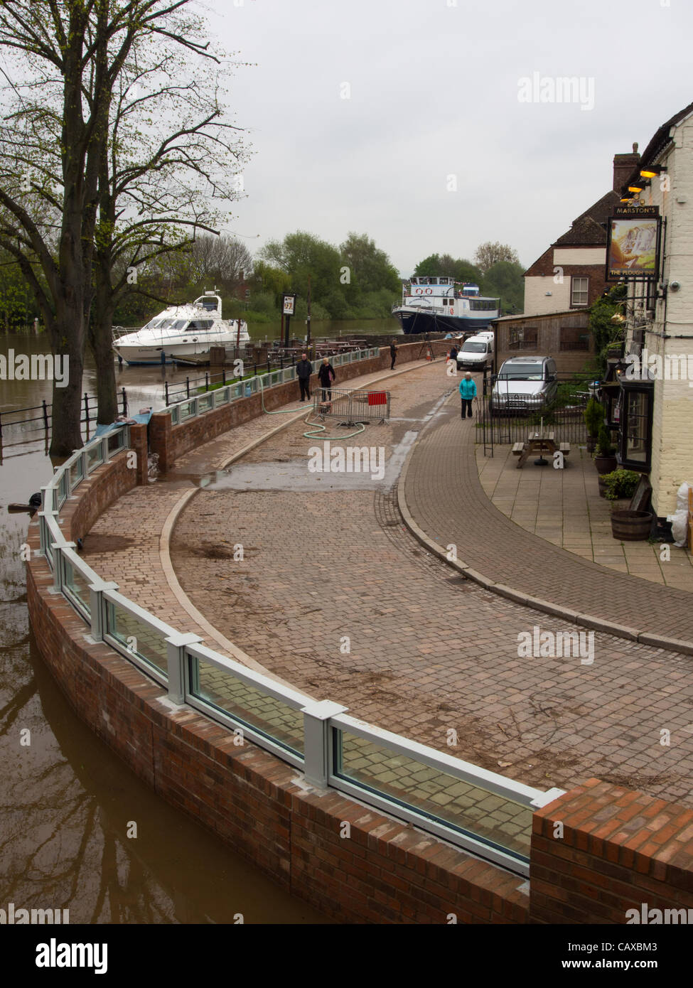 Upton Upon Severn braces itself to rising River Severn Levels after