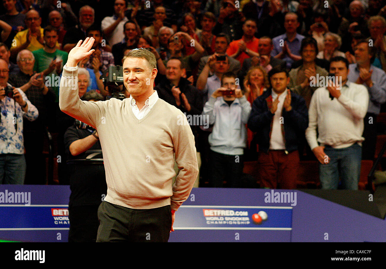 02.05.2012. Crucible, Sheffield, Yorkshire, England.  Stephen Hendry - tribute to seven-time world champion Stephen Hendry, who announced his retirement from the professional game after his quarter-final defeat by Stephen Maguire at the Crucible. Stock Photo