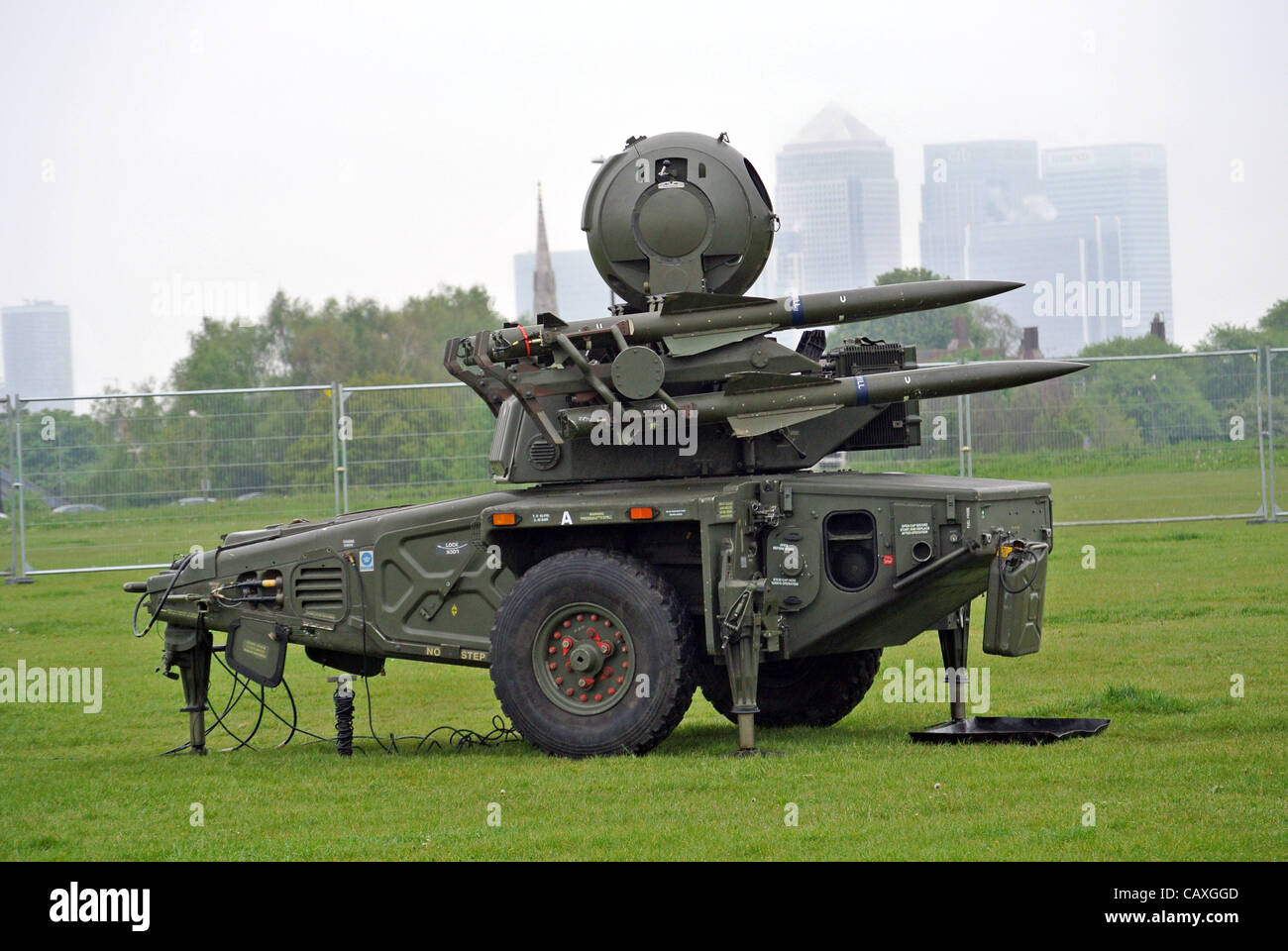 London, Uk. Thursday 3rd May 2012. Army Rapier missile batteries and soldiers have placed on Blackheath overlooking Canary Wharf as an Olympics security test. Stock Photo