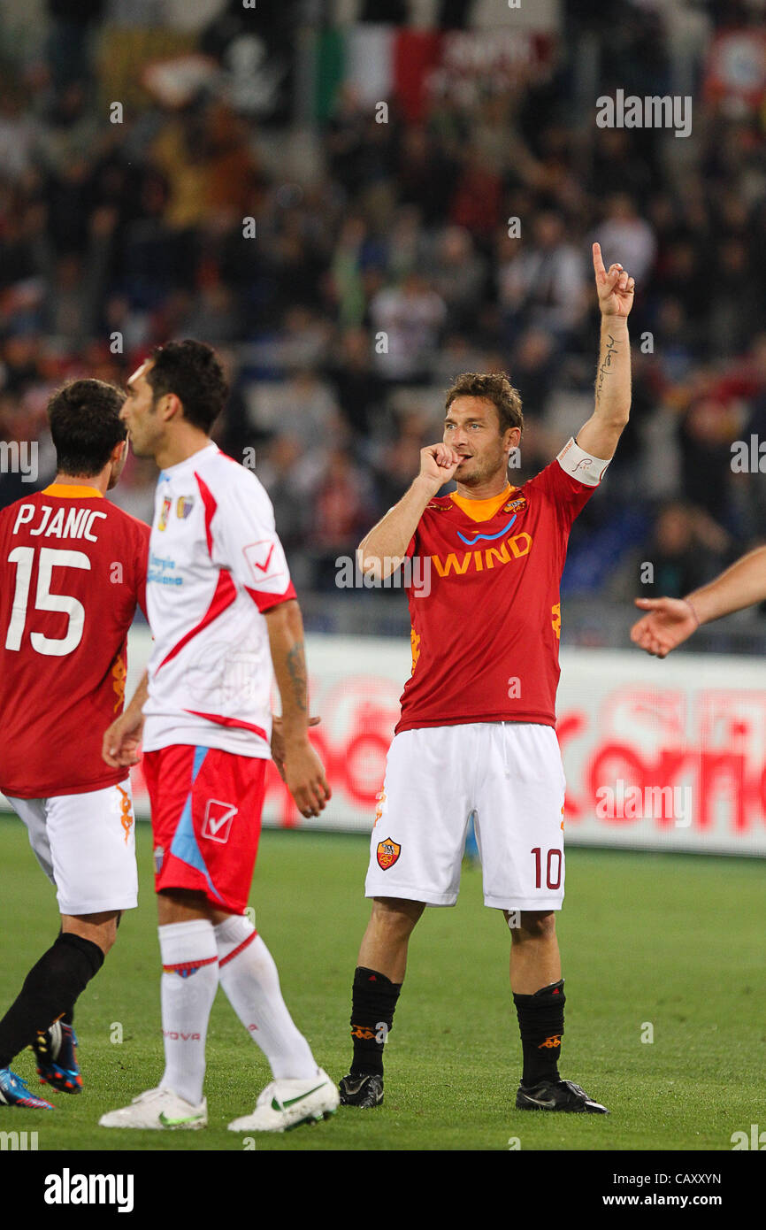 Roma francesco totti during match hi-res stock photography and images ...