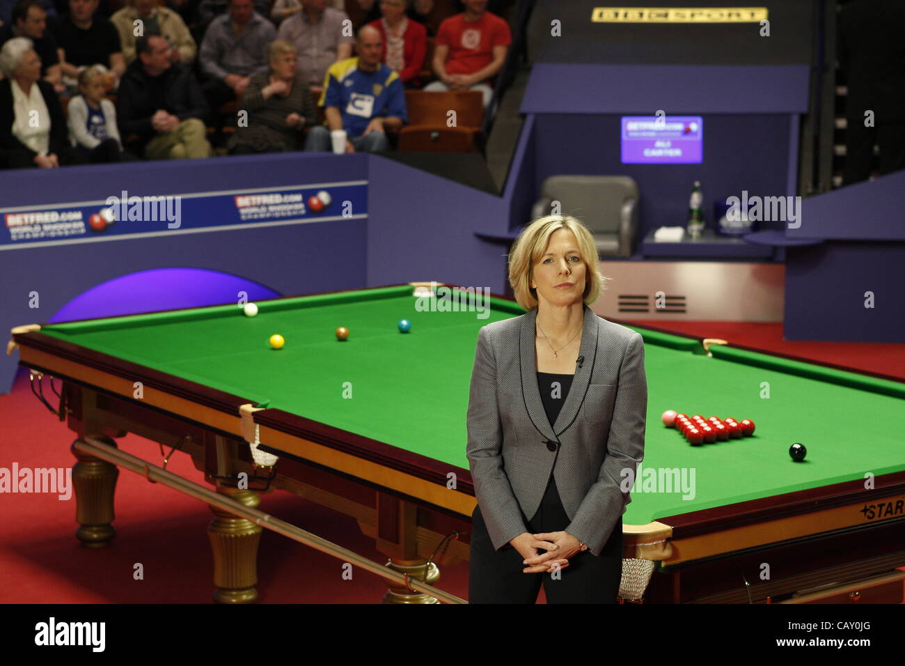 06.05.2012 - BBC Sport Hazel Irvine at the 2012 World Championship final in Sheffield, UK Stock Photo