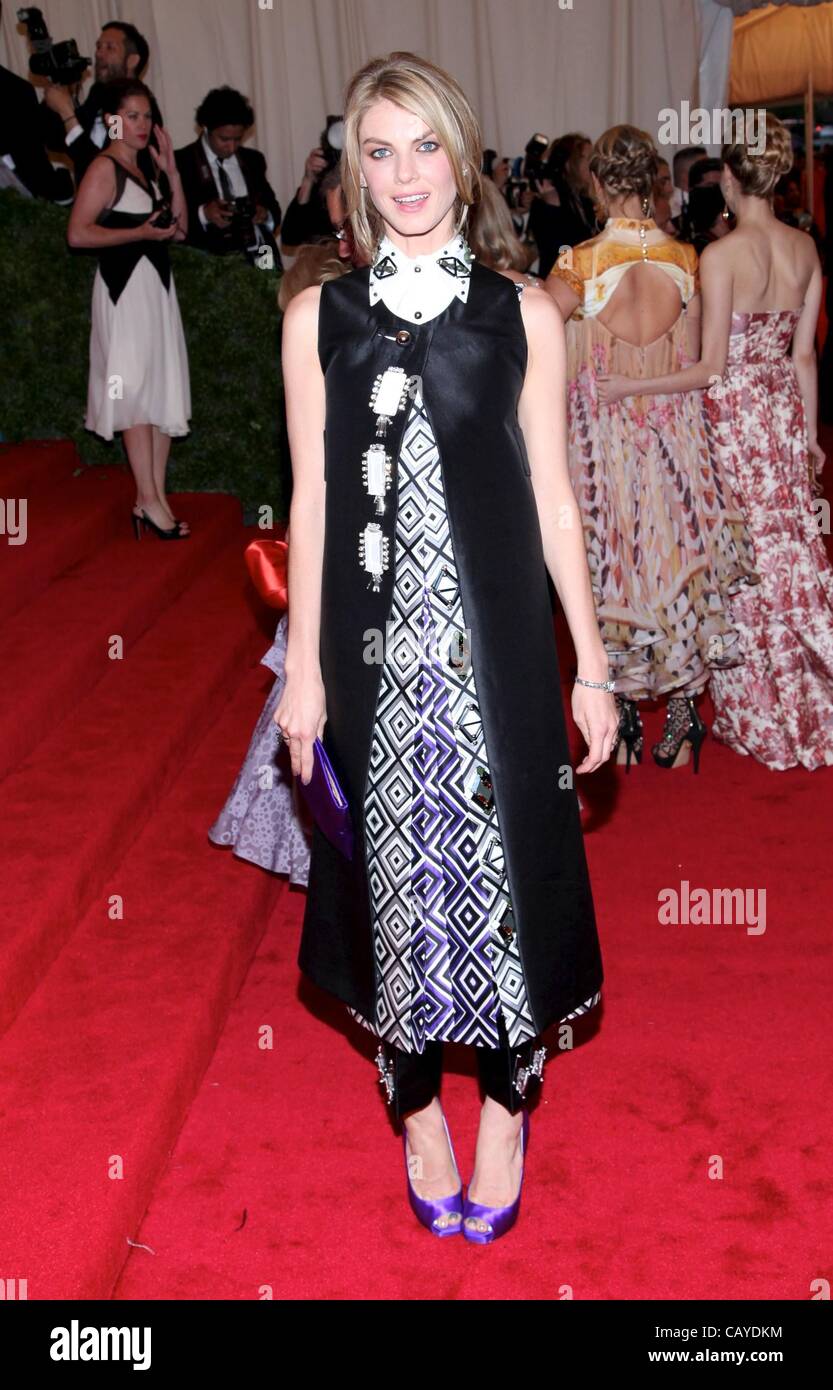 Angela Lindvall at arrivals for Schiaparelli and Prada: Impossible  Conversations - Metropolitan Museum of Art's 2012 Costume Institute Gala  Benefit - Schiaparelli and Prada: Impossible Conversations - Part 8,  Metropolitan Museum of