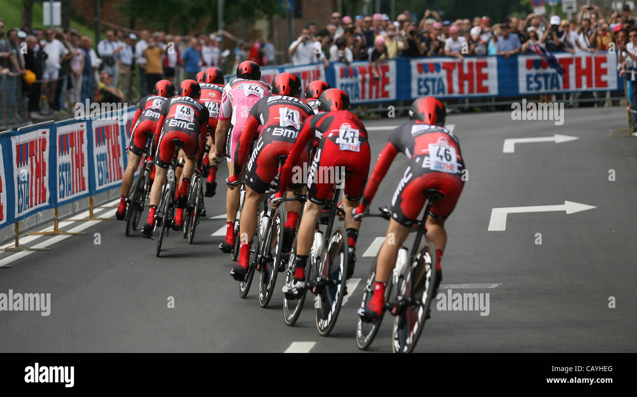 09.05.2012, Verona, Italy. BMC RACING TEAM in action during the Tour d'Italie - Giro d'Italia 2012 - stage 4. Stock Photo
