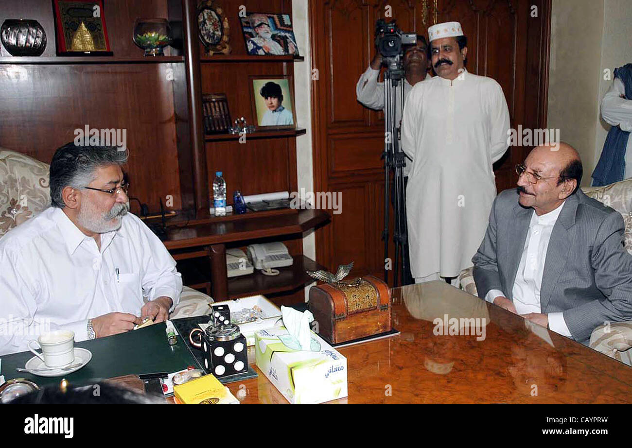 Sindh Chief Minister, Syed Qaim Ali Shah talks with Pir Pagara