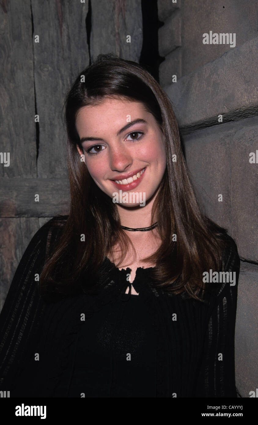 Anne Hathaway Teen