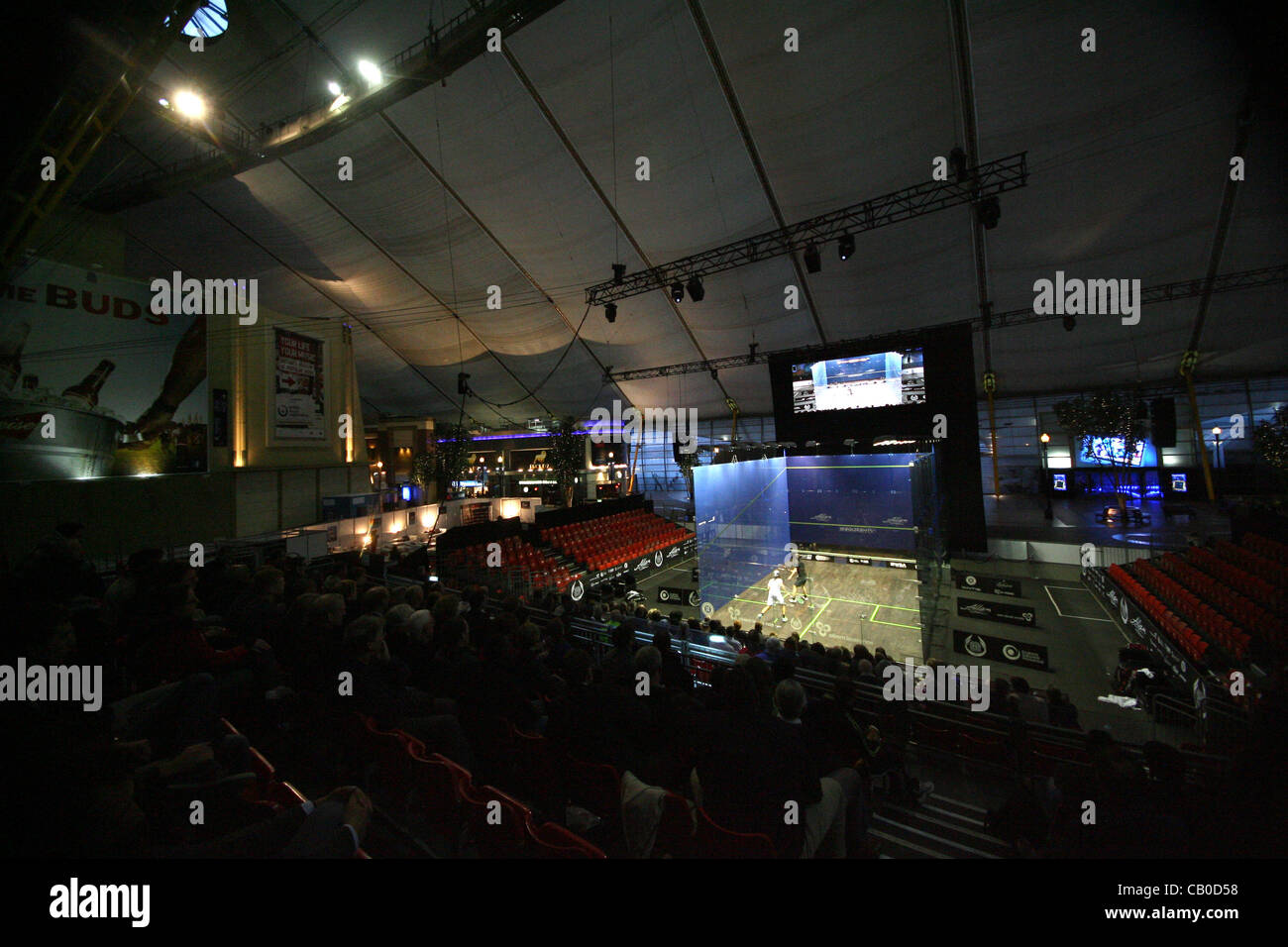 14.05.2012 The O2, London, England. A general view of the court inside the O2 arena. Stock Photo