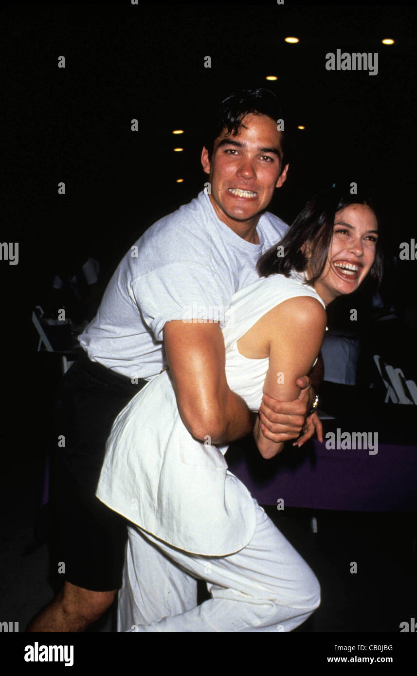 Jan. 1, 1993 - Hollywood, California, U.S. - K6591LR.TERRI HATCHER & DEAN CAIN. 1993(Credit Image: Â© Lisa Rose/Globe Photos/ZUMAPRESS.com) Stock Photo