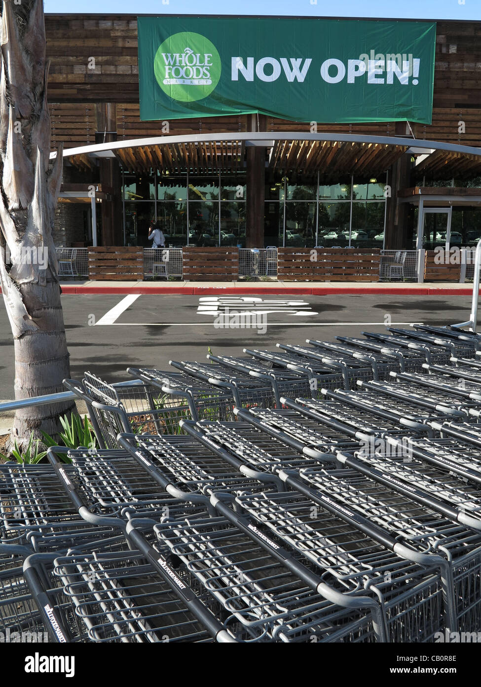 May 16, 2012 Laguna Niguel, California, U.S. People line up as the