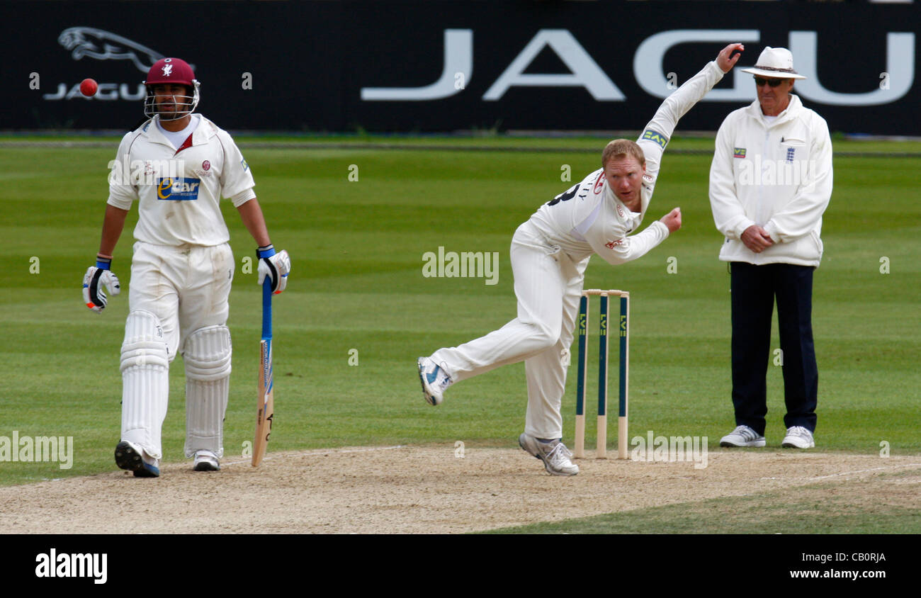 16.05.12 The Kia Oval,London, ENGLAND: Gareth Batty of Surrey County Cricket during the LV County Championship - Division One fixture between Surrey and Somerset Stock Photo