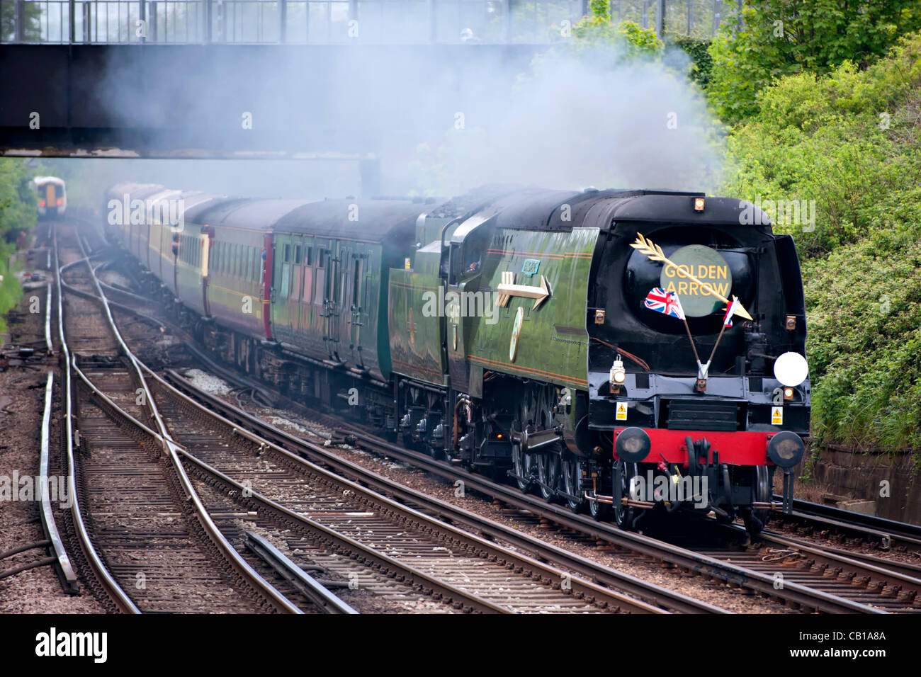 The Golden Arrow Statesman approaches Tonbridge, Kent, UK. Stock Photo