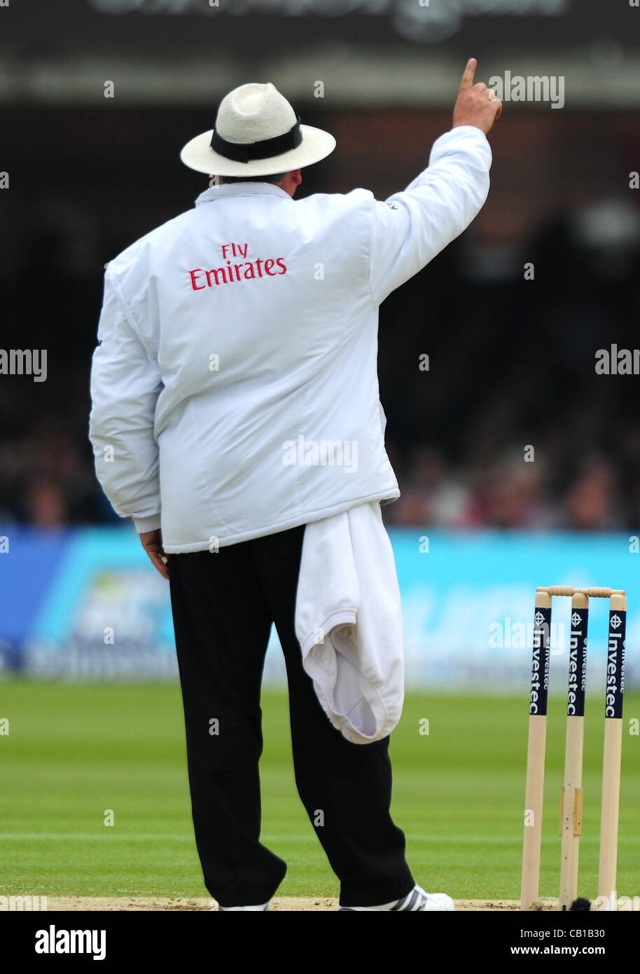 Umpire Out