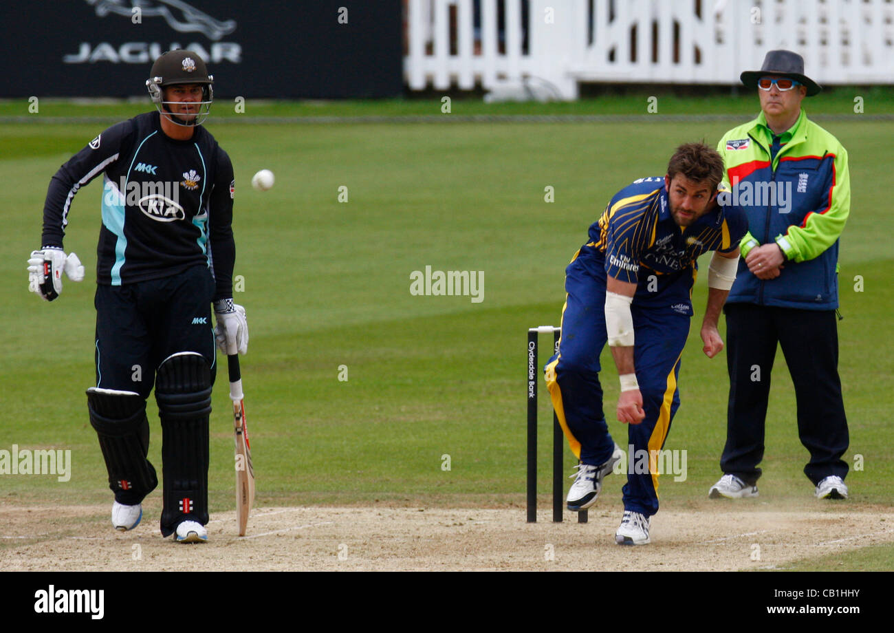 20.05.12 The Brit Oval, London, ENGLAND: Liam Plunkett of Durham County Cricket in action during Clydesdale Bank Pro40 between Surrey Tigers  and Durham Dynamos at The Brit Oval Stadium on May 20, 2012 in London, England. Stock Photo