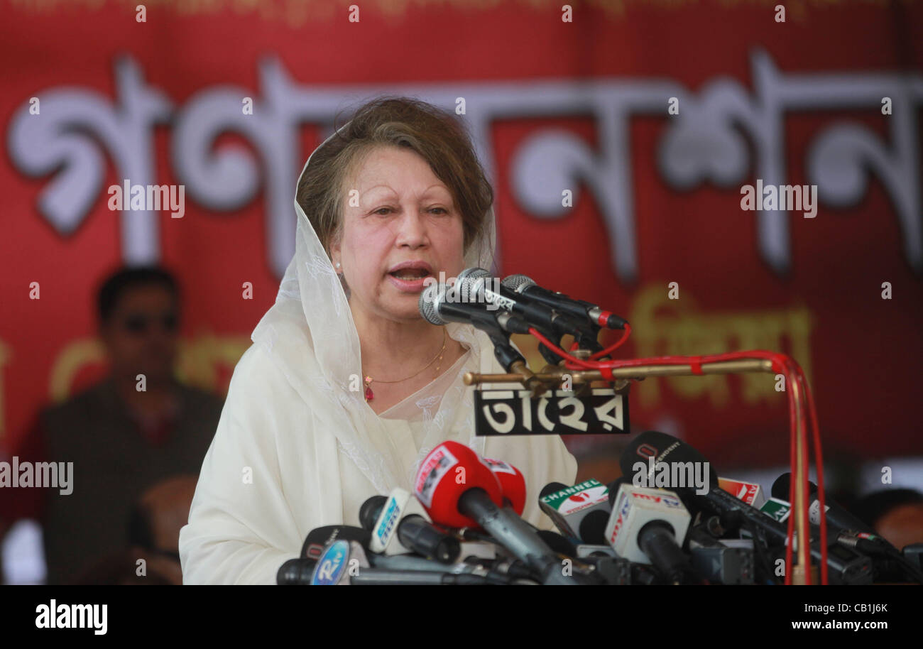 May 20, 2012 - Dhaka, Banglades - 20 May 2012 Dhaka. Bangladesh- Bangladesh National Party ( BNP) chairperson and opposition leader KHALEDA ZIA speaks at grand rally during her party attend a six-hour long symbolic mass hunger strike at Mahanagar Natya Mancha in Gulistan, Dhaka yesterday. The opposi Stock Photo