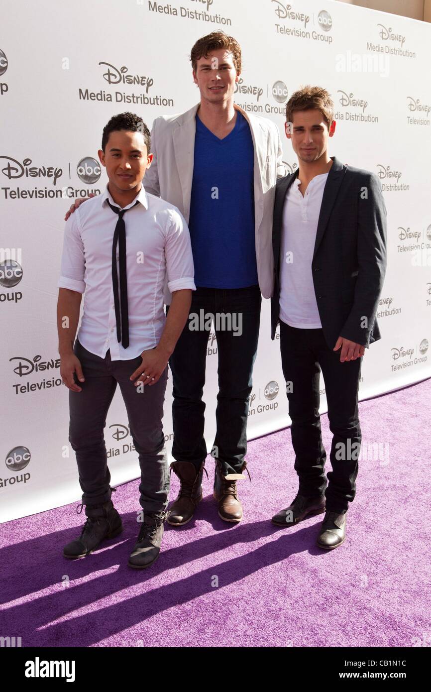 Cast of Baby Daddy at arrivals for Disney Media Networks International